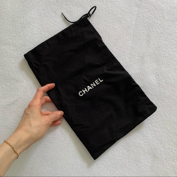 CHANEL shoe duster bag 12”x 7.5” - Picture 2 of 5